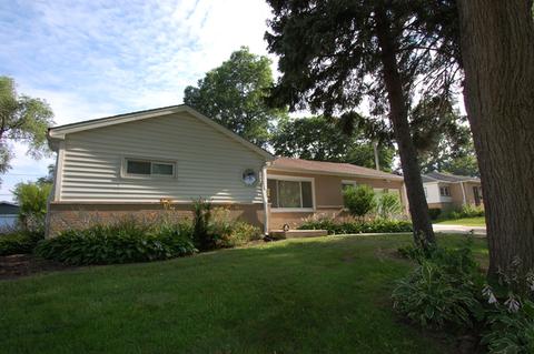 125 Bradley Ln, Hoffman Estates, IL 60169 photo 2