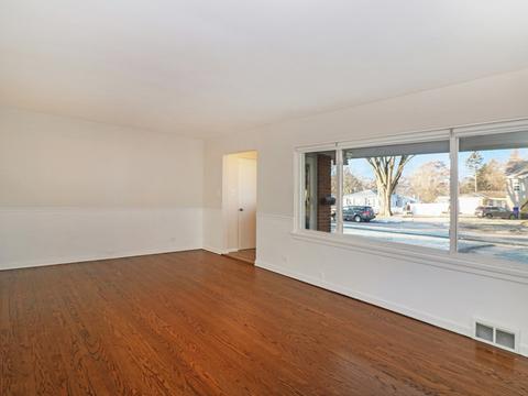 515 S Lorraine Rd, Wheaton, IL 60187 photo 2