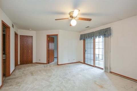 936 Ascot Dr, Elgin, IL 60123 photo 11