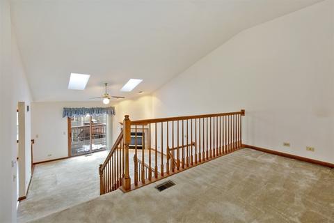936 Ascot Dr, Elgin, IL 60123 photo 7