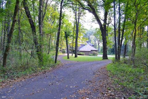 40 W565 Bowes Rd, Elgin, IL 60124 photo 1