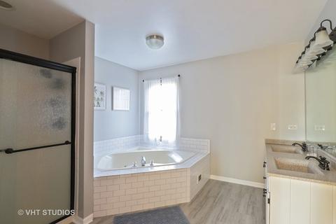 511 Cross Rd, Gurnee, IL 60031 photo 25