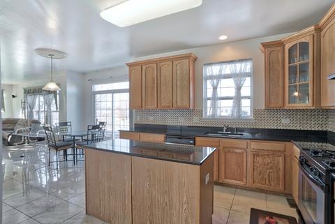 2126 Cabrillo Ln, Hoffman Estates, IL 60192 photo 12