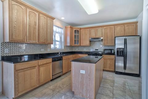 2126 Cabrillo Ln, Hoffman Estates, IL 60192 photo 11