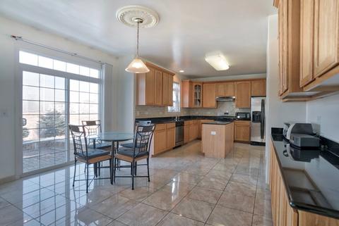 2126 Cabrillo Ln, Hoffman Estates, IL 60192 photo 9