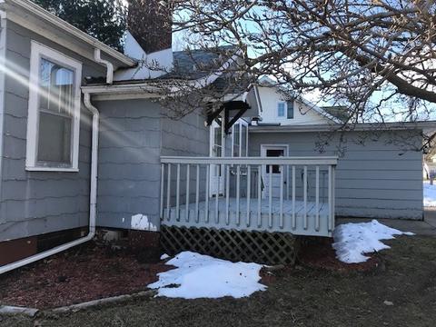 122 E Merchant St, Byron, IL 61010 photo 3