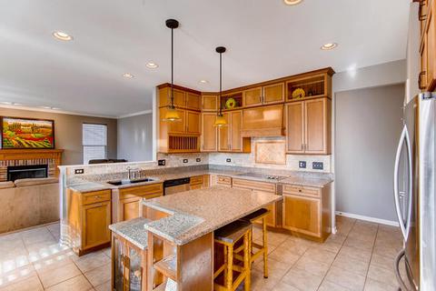 2033 Padua Dr, Elgin, IL 60123 photo 4