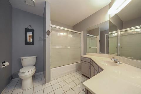 1412 Shore Ct #D-2, Wheeling, IL 60090 photo 9