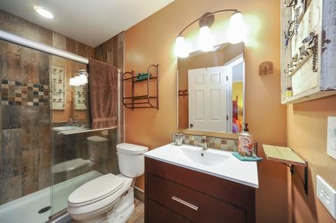 1412 Shore Ct #D-2, Wheeling, IL 60090 photo 7
