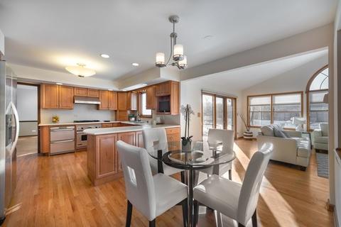 4214 Devonshire Ct, Northbrook, IL 60062 photo 8