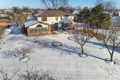 4214 Devonshire Ct, Northbrook, IL 60062 photo 2