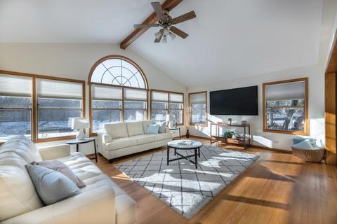 4214 Devonshire Ct, Northbrook, IL 60062 photo 10