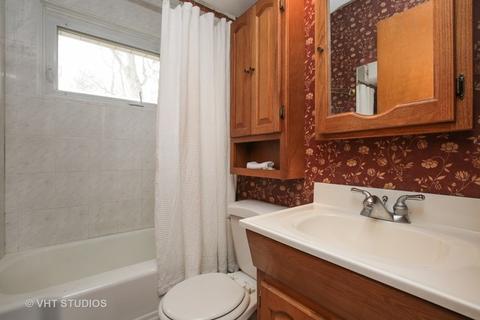 390 Vincent Pl, Elgin, IL 60123 photo 8