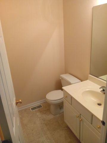 112 Deer Run Ln, Elgin, IL 60120 photo 13