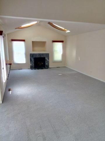 112 Deer Run Ln, Elgin, IL 60120 photo 2