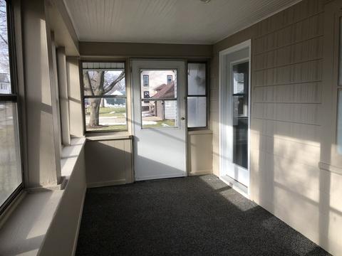 120 E 8th St, Belvidere, IL 61008 photo 4