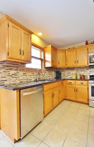 405 Feeney Dr, Minooka, IL 60447 photo 10