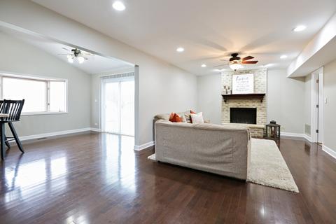 4449 Thornbark Ct, Hoffman Estates, IL 60192 photo 4