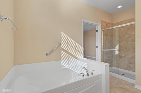 831 Rambling Brook Cir, Elgin, IL 60124 photo 24