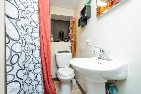 6830 S Champlain Ave, Chicago, IL 60637 photo 13