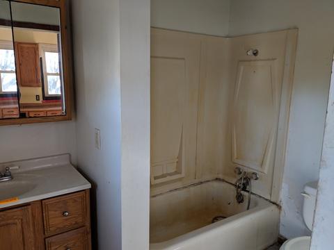 210 E North St, Mansfield, IL 61854 photo 11