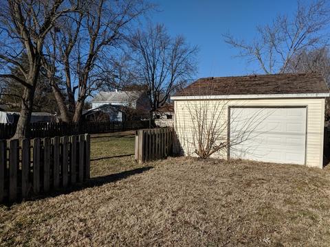 210 E North St, Mansfield, IL 61854 photo 3