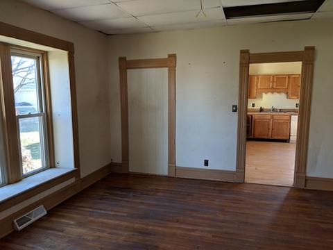 210 E North St, Mansfield, IL 61854 photo 6