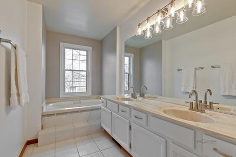 4481 Opal Dr, Hoffman Estates, IL 60192 photo 11