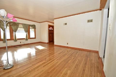 219 Hereford Ave, Steger, IL 60475 photo 3