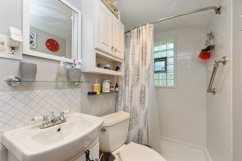 1086 S River Rd, Des Plaines, IL 60016 photo 6