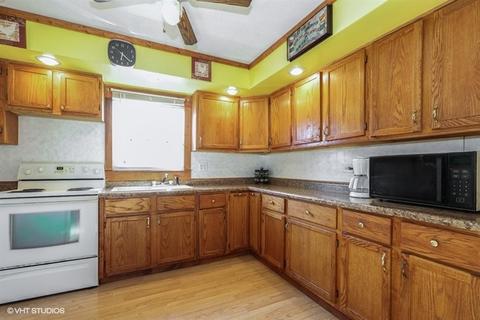 904 Illinois Ave, Elgin, IL 60120 photo 4