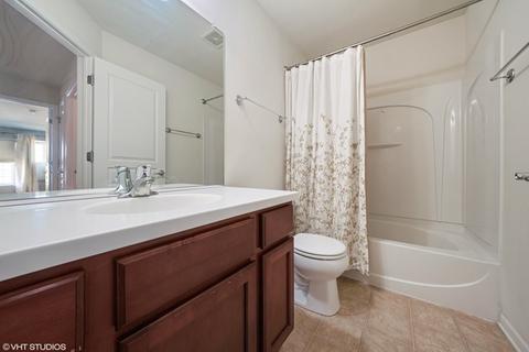 325 Devoe Dr, Oswego, IL 60543 photo 8