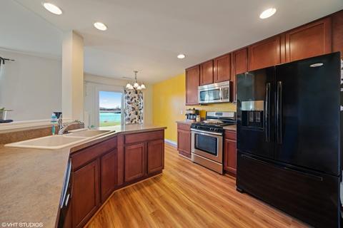 325 Devoe Dr, Oswego, IL 60543 photo 3