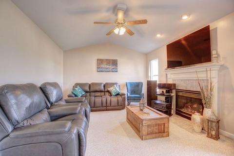 802 E Boone St, Tolono, IL 61880 photo 4