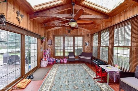 313 Queens Pkwy, Bartlett, IL 60103 photo 9