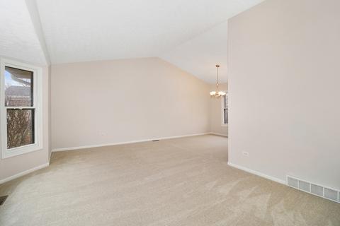 619 Cherrywood Dr, Wheeling, IL 60090 photo 2