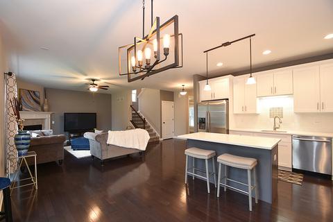 1106 E 7th St, Lockport, IL 60441 photo 9