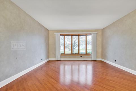 766 Garth Rd, Wheeling, IL 60090 photo 4