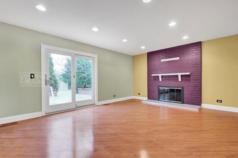 766 Garth Rd, Wheeling, IL 60090 photo 9