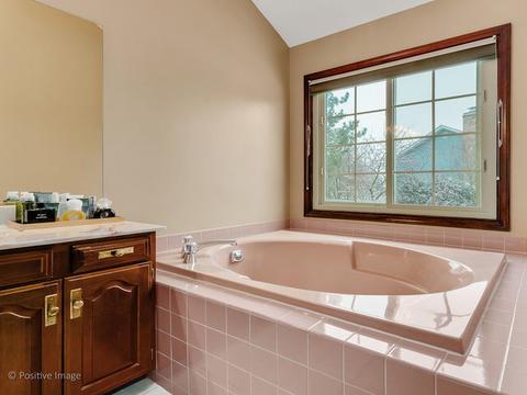 340 Longfellow Dr, Wheaton, IL 60189 photo 21