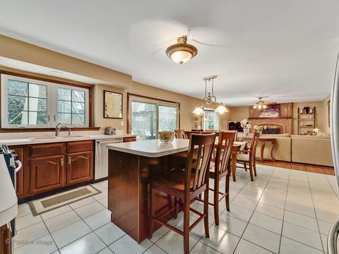 340 Longfellow Dr, Wheaton, IL 60189 photo 12
