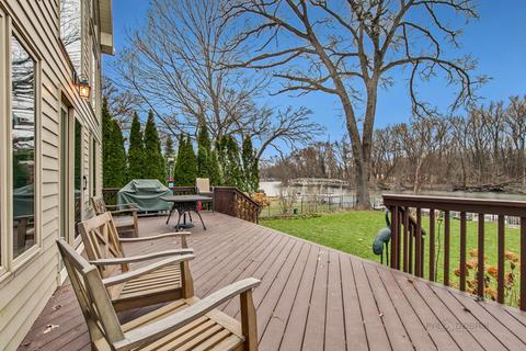 2114 Colby Dr, Mchenry, IL 60050 photo 13