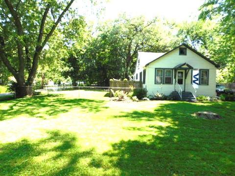 715 Oeffling Dr, Mchenry, IL 60051 photo 1