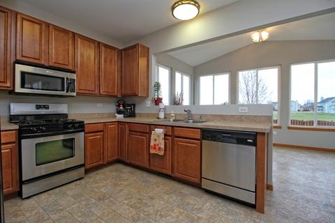 1608 Stanton Ln, Plainfield, IL 60586 photo 4