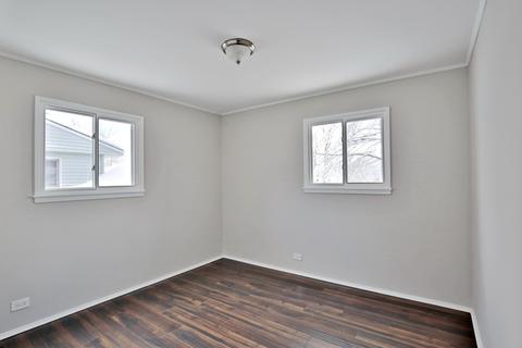 597 S Wayne Pl, Wheeling, IL 60090 photo 8