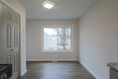 1083 Cascade Dr, Aurora, IL 60506 photo 7