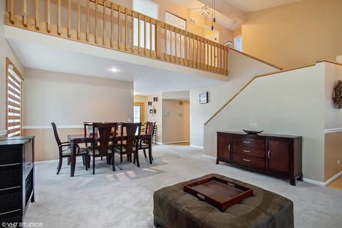 1295 S Paddock Dr, Wheeling, IL 60090 photo 3