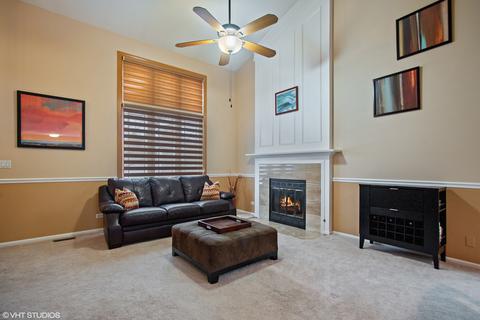 1295 S Paddock Dr, Wheeling, IL 60090 photo 2