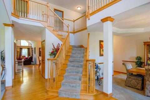 1025 Riverstone Dr, Aurora, IL 60502 photo 3