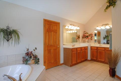 1025 Riverstone Dr, Aurora, IL 60502 photo 17